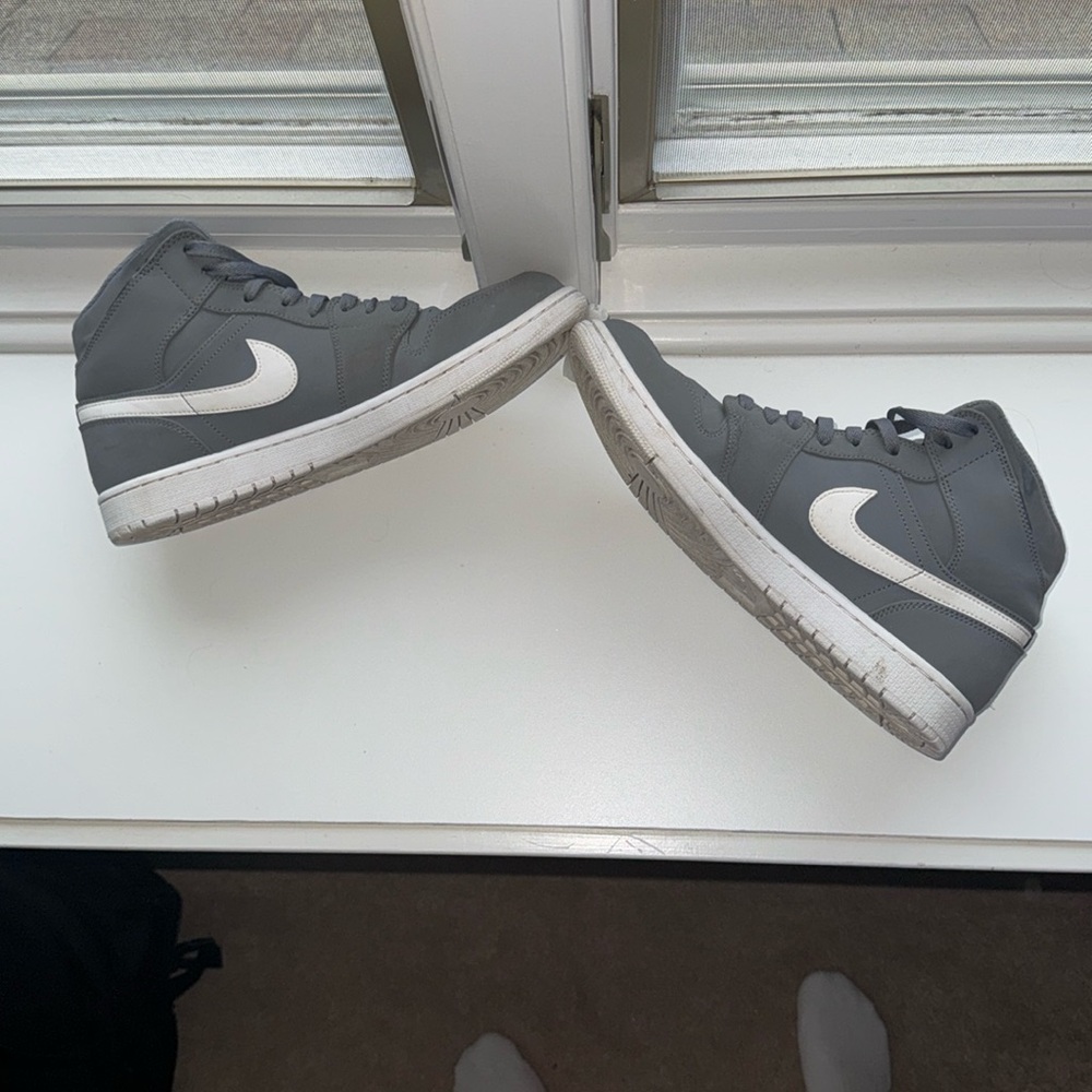 Men’s Jordan 1 wolf gray